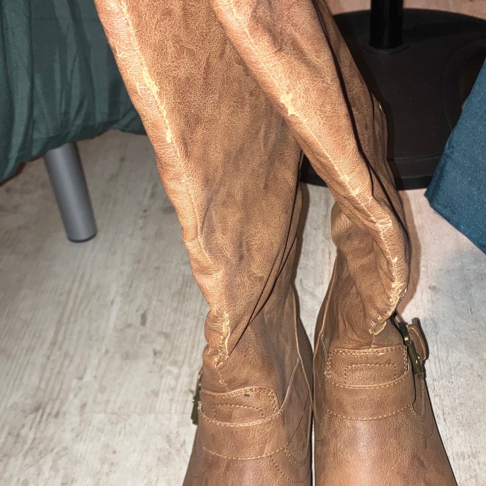 Brown Knee-High Winter Boots, some wearing on the front as seen in picture